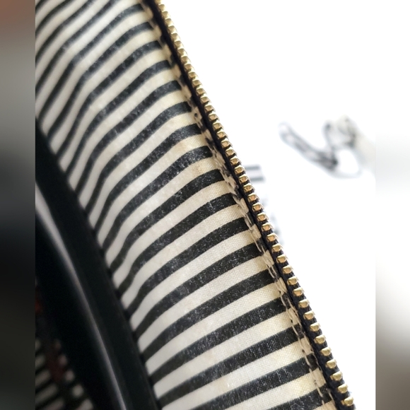 Chic 'Arrival' Bag by JustFab, Navy w/ Gold Hardware - Picture 9 of 9